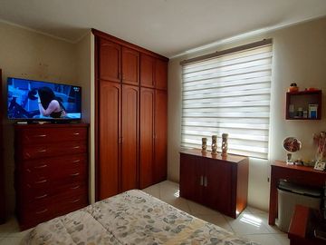 En Machala En Venta Linda Casa en Urbanización Privada con 3 dormitorios y en P.B. Estudio o Dormitorio pequeño