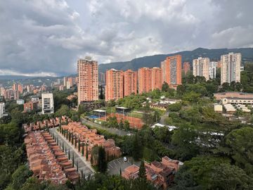 VENDO APARTAMENTO EN LA TRANSVERSAL INFERIOR 116 METROS