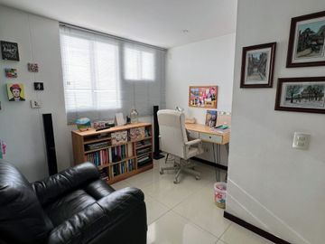 VENDO APARTAMENTO EN LA TRANSVERSAL INFERIOR 116 METROS