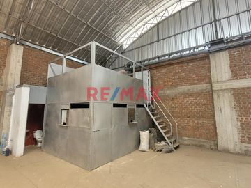 Local Comercial En Venta Av. Eguren / Urb. El Prisma / 480 M2 / $750,000