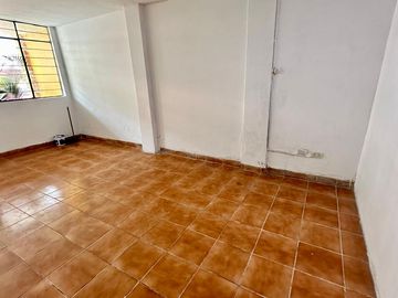 VENTA DE DEPARTAMENTO PRIMER PISO LA PERLA ALTA