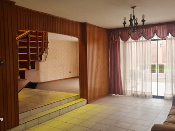 SE VENDE LINDA CASA CON EXCELENTE UBICACION – AREQUIPA