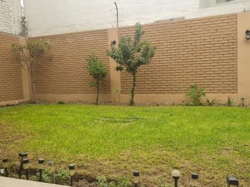 SE VENDE LINDA CASA CON EXCELENTE UBICACION – AREQUIPA