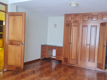 SE VENDE LINDA CASA CON EXCELENTE UBICACION – AREQUIPA