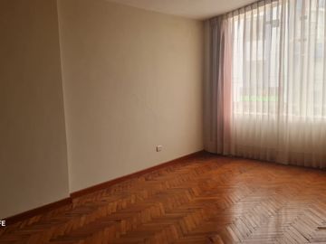 SE VENDE LINDA CASA CON EXCELENTE UBICACION – AREQUIPA