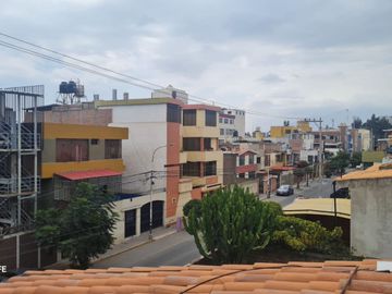 SE VENDE LINDA CASA CON EXCELENTE UBICACION – AREQUIPA
