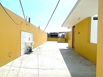 CASA DE 4 PISOS EN VENTA - LOS OLIVOS