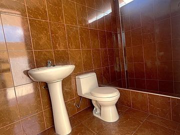 CASA DE 4 PISOS EN VENTA - LOS OLIVOS