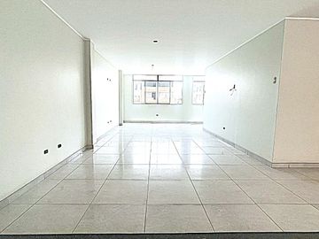 CASA DE 4 PISOS EN VENTA - LOS OLIVOS