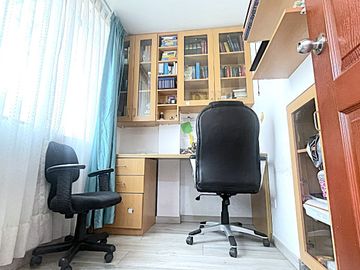 CASA DE 4 PISOS EN VENTA - LOS OLIVOS
