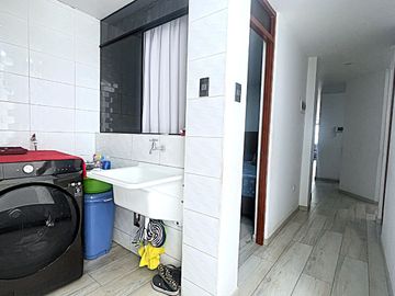 CASA DE 4 PISOS EN VENTA - LOS OLIVOS
