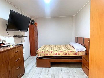 CASA DE 4 PISOS EN VENTA - LOS OLIVOS