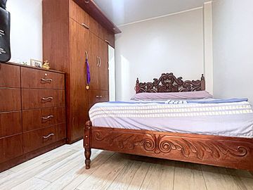 CASA DE 4 PISOS EN VENTA - LOS OLIVOS