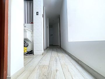 CASA DE 4 PISOS EN VENTA - LOS OLIVOS