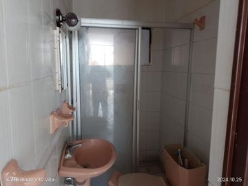VENTA CASA CON DEPARTAMENTOS INDEPENDIENTES CELAYA GTO