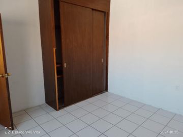 VENTA CASA CON DEPARTAMENTOS INDEPENDIENTES CELAYA GTO