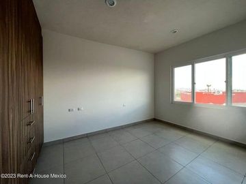 Casa en venta fraccionamiento La Vista, Querétaro. ¡Entrega Inmediata! Estrena la Casa de tus Sueños en el Corazón del Nuevo Querétaro.