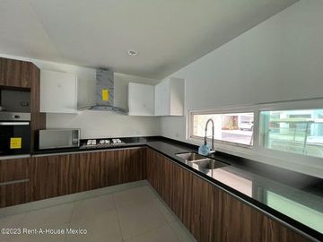 Casa en venta fraccionamiento La Vista, Querétaro. ¡Entrega Inmediata! Estrena la Casa de tus Sueños en el Corazón del Nuevo Querétaro.