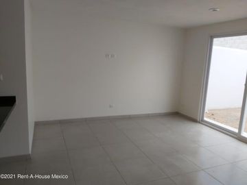 Casa en venta fraccionamiento La Vista, Querétaro. ¡Entrega Inmediata! Estrena la Casa de tus Sueños en el Corazón del Nuevo Querétaro.