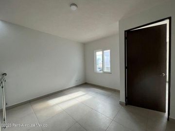 Casa en venta fraccionamiento La Vista, Querétaro. ¡Entrega Inmediata! Estrena la Casa de tus Sueños en el Corazón del Nuevo Querétaro.