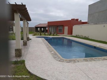 Casa en venta fraccionamiento La Vista, Querétaro. ¡Entrega Inmediata! Estrena la Casa de tus Sueños en el Corazón del Nuevo Querétaro.