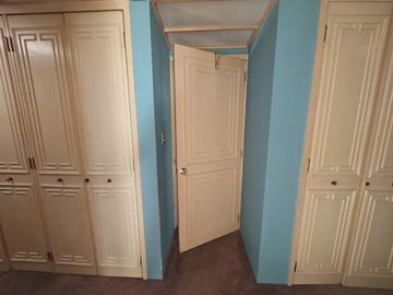 EN EL PRIMER CUADRO DE LA CD A 10 MIN DEL CENTRO, UBICACION PRIVILEGIADA A 2 CUADRAS DE LOS ARCOS. COLONIA TRADICIONAL Y TRANQUILA. CASA Y TERRENO CON