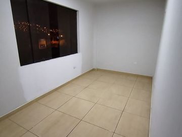ALQUILO DEPARTAMENTO DE 95 M2 PISO 3 URBANIZACION SANTA ISABEL CARABAYLLO