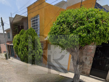 CASA EN VENTA EN VILLAS DE SANTIAGO QUERETARO