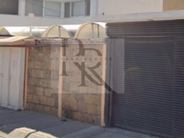 CASA EN VENTA EN VILLA LAS ARBOLEDAS EN QUERETARO