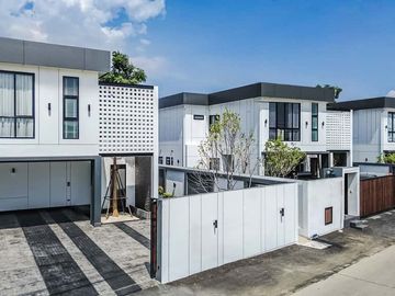 4-bedroom luxury pool villa near Chiang Mai city, Ban Waen Subdistrict, Hang Dong District, spacious area, convenient transportation