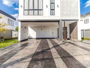 4-bedroom luxury pool villa near Chiang Mai city, Ban Waen Subdistrict, Hang Dong District, spacious area, convenient transportation