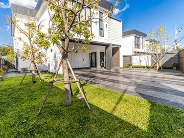 4-bedroom luxury pool villa near Chiang Mai city, Ban Waen Subdistrict, Hang Dong District, spacious area, convenient transportation