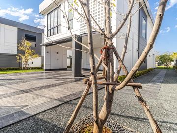 4-bedroom luxury pool villa near Chiang Mai city, Ban Waen Subdistrict, Hang Dong District, spacious area, convenient transportation