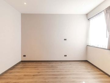 4-bedroom luxury pool villa near Chiang Mai city, Ban Waen Subdistrict, Hang Dong District, spacious area, convenient transportation