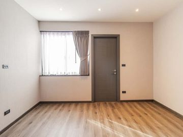 4-bedroom luxury pool villa near Chiang Mai city, Ban Waen Subdistrict, Hang Dong District, spacious area, convenient transportation