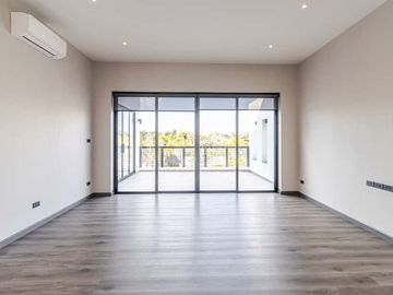 4-bedroom luxury pool villa near Chiang Mai city, Ban Waen Subdistrict, Hang Dong District, spacious area, convenient transportation