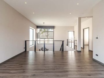 4-bedroom luxury pool villa near Chiang Mai city, Ban Waen Subdistrict, Hang Dong District, spacious area, convenient transportation