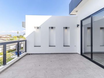 4-bedroom luxury pool villa near Chiang Mai city, Ban Waen Subdistrict, Hang Dong District, spacious area, convenient transportation