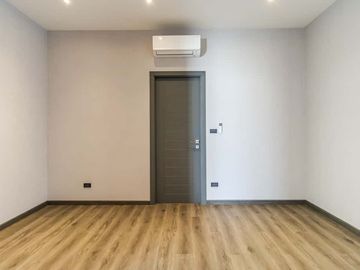 4-bedroom luxury pool villa near Chiang Mai city, Ban Waen Subdistrict, Hang Dong District, spacious area, convenient transportation