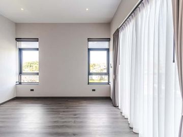 4-bedroom luxury pool villa near Chiang Mai city, Ban Waen Subdistrict, Hang Dong District, spacious area, convenient transportation