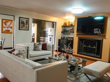 ¡VENTA AMPLIO DEPARTAMENTO 1ER PISO EN CHACARILLA SURCO!