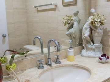 ¡VENTA AMPLIO DEPARTAMENTO 1ER PISO EN CHACARILLA SURCO!