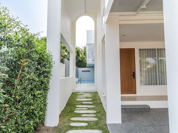 For sale 2-storey pool villa, 4 bedrooms, 5 bathrooms in the World Club Land Village project, near Meritton International School, Lanna International