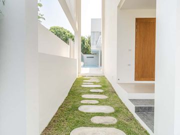 For sale 2-storey pool villa, 4 bedrooms, 5 bathrooms in the World Club Land Village project, near Meritton International School, Lanna International