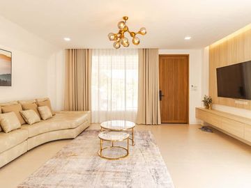 For sale 2-storey pool villa, 4 bedrooms, 5 bathrooms in the World Club Land Village project, near Meritton International School, Lanna International