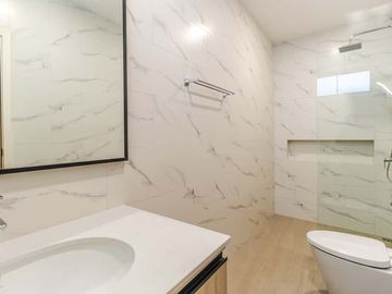 For sale 2-storey pool villa, 4 bedrooms, 5 bathrooms in the World Club Land Village project, near Meritton International School, Lanna International