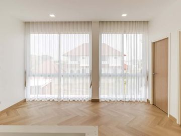 For sale 2-storey pool villa, 4 bedrooms, 5 bathrooms in the World Club Land Village project, near Meritton International School, Lanna International