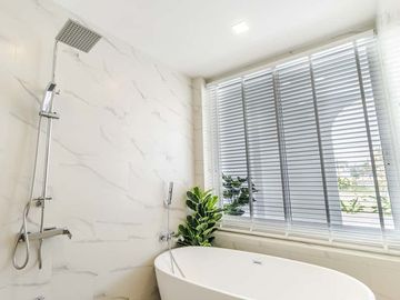 For sale 2-storey pool villa, 4 bedrooms, 5 bathrooms in the World Club Land Village project, near Meritton International School, Lanna International