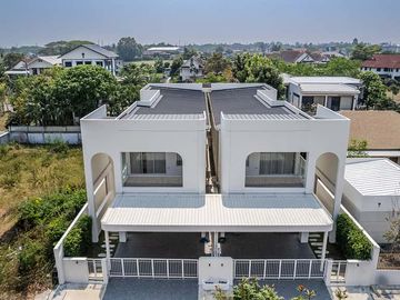 For sale 2-storey pool villa, 4 bedrooms, 5 bathrooms in the World Club Land Village project, near Meritton International School, Lanna International