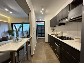 Venta de Moderno Dpto. en Monterrico